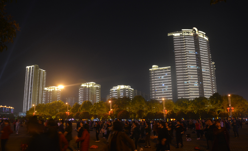 長(zhǎng)沙一點(diǎn)兩線亮化工程 長(zhǎng)沙一點(diǎn)兩線亮化工程